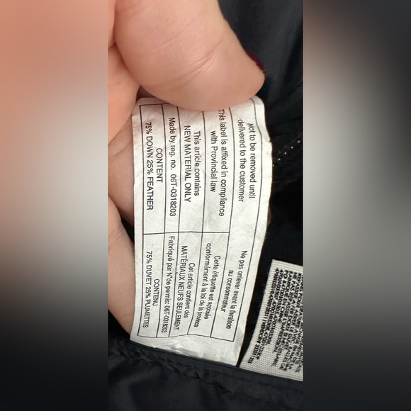 Club Monaco puffer vest - Picture 5 of 5